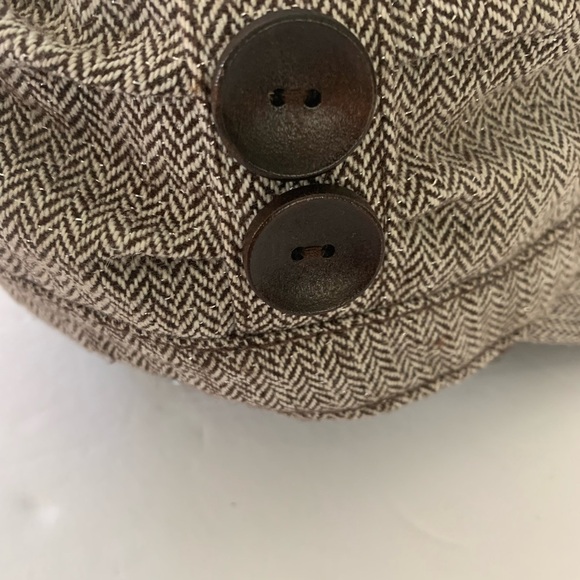 SOLDNewsboy Cap / Hat Women’s Herringbone Tweed OS Decorative Buttons EUC - Picture 3 of 13